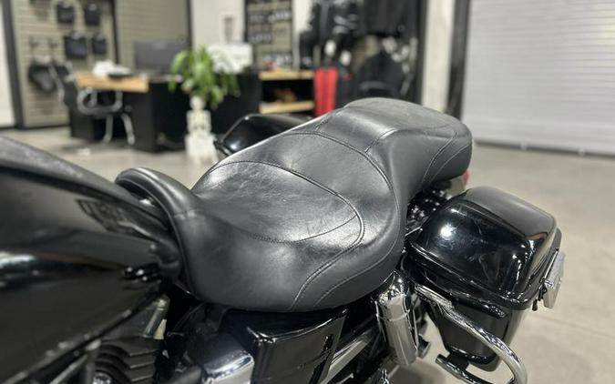 2012 Harley-Davidson® FLD - Dyna® Switchback™