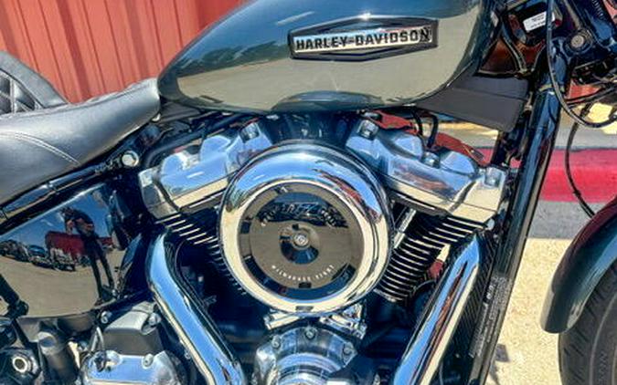 2025 Harley-Davidson® Street Bob® FXBB Iron Horse Metallic w/Cast Wheels