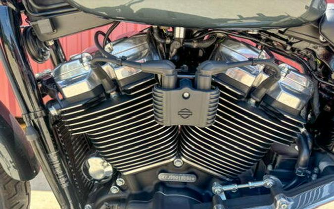 2025 Harley-Davidson® Street Bob® FXBB Iron Horse Metallic w/Cast Wheels