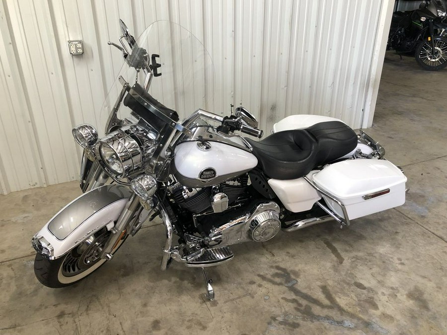 2009 Harley-Davidson® FLHRC - Road King® Special