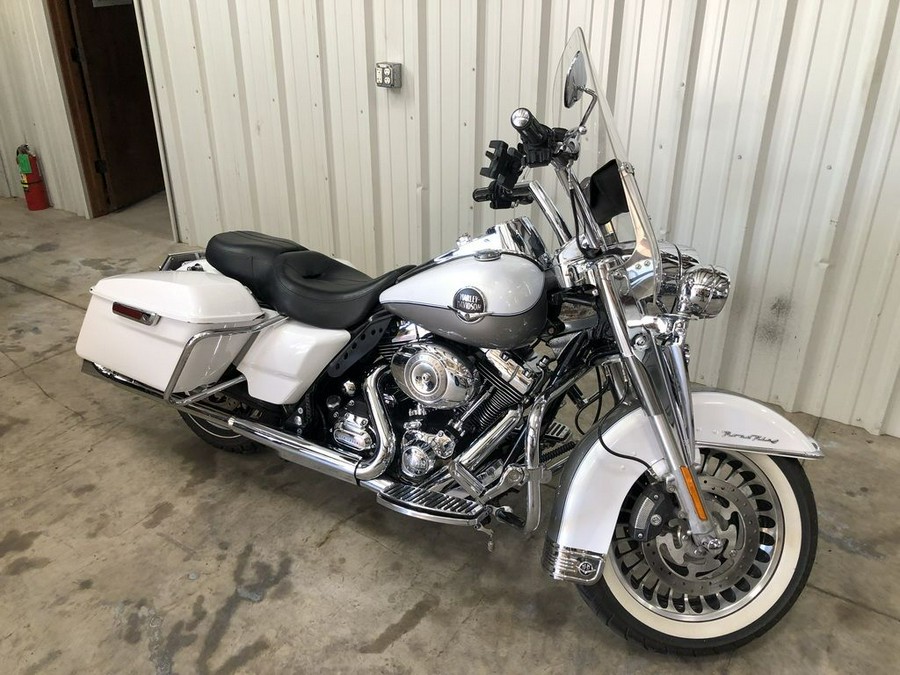 2009 Harley-Davidson® FLHRC - Road King® Special