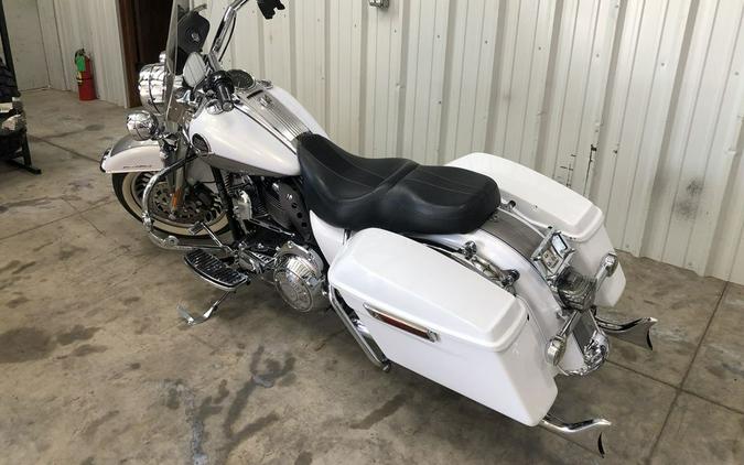 2009 Harley-Davidson® FLHRC - Road King® Special