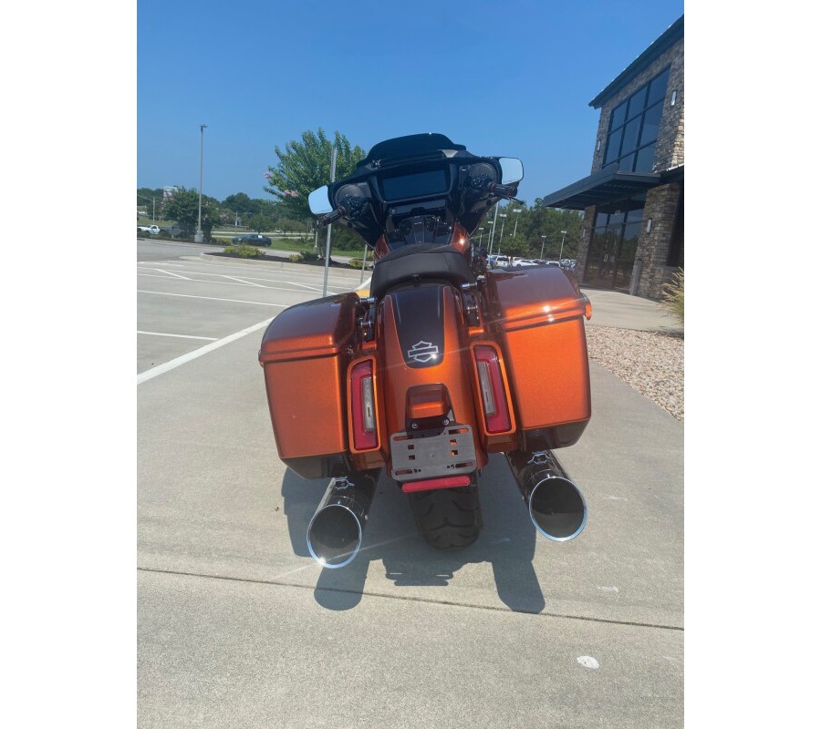 2023 Harley-Davidson CVO™ Street Glide Whiskey Neat w/Raven Metallic