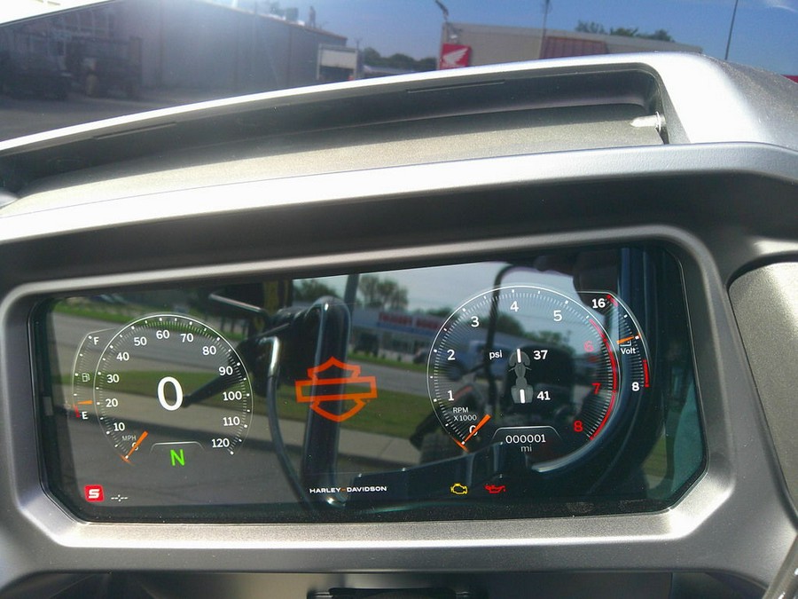 2025 Harley-Davidson® FLTRX - Road Glide®