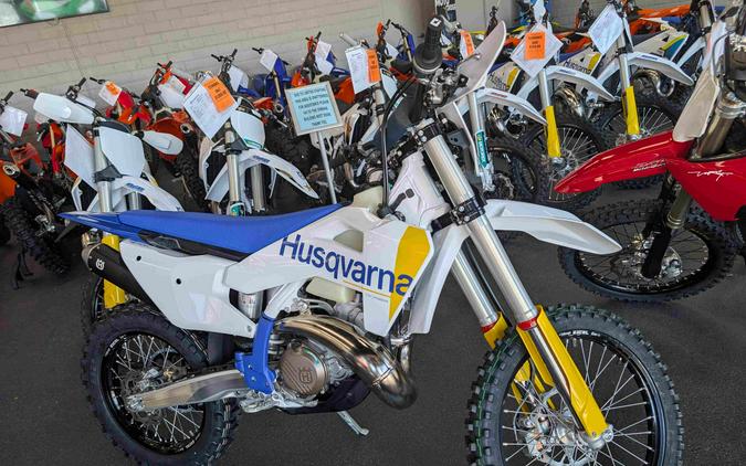 2027 Husqvarna TE 300 - 340053