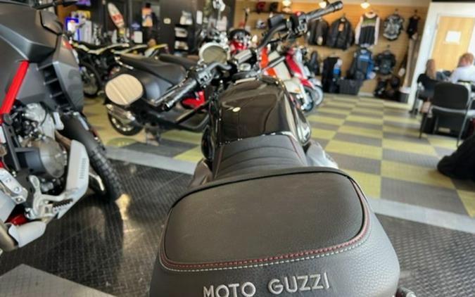 2023 Moto Guzzi V7 Special Edition