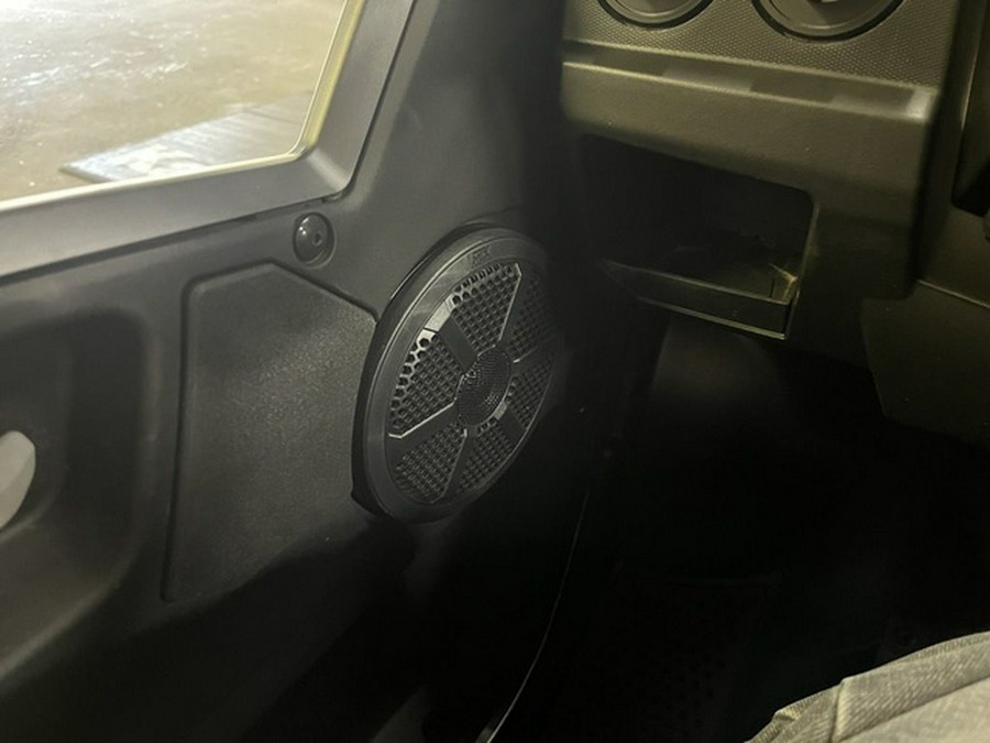 2025 Yamaha Wolverine RMAX4 1000 XT-R