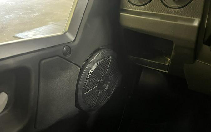 2025 Yamaha Wolverine RMAX4 1000 XT-R