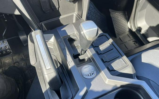 2025 Yamaha Wolverine RMAX4 1000 XT-R