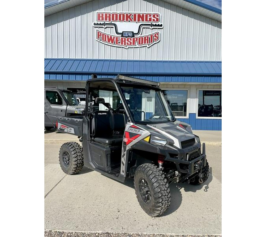 2019 Polaris® Ranger XP® 900 EPS Premium Silver Pearl