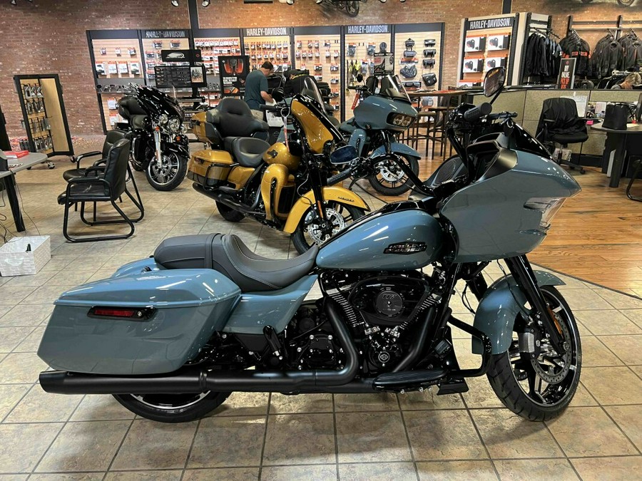2024 Harley-Davidson Road Glide® Sharkskin Blue