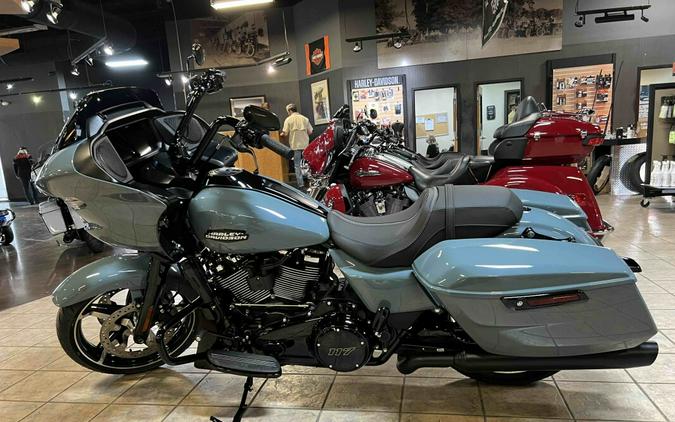 2024 Harley-Davidson Road Glide® Sharkskin Blue