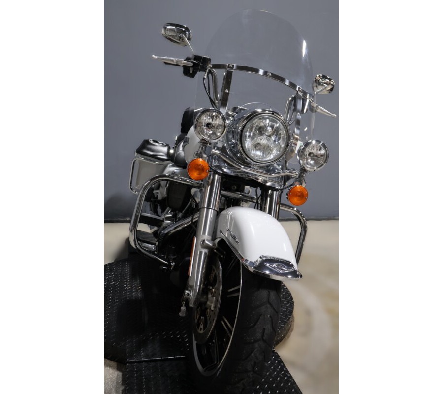 2020 Harley-Davidson Road King Stone Washed White Pearl