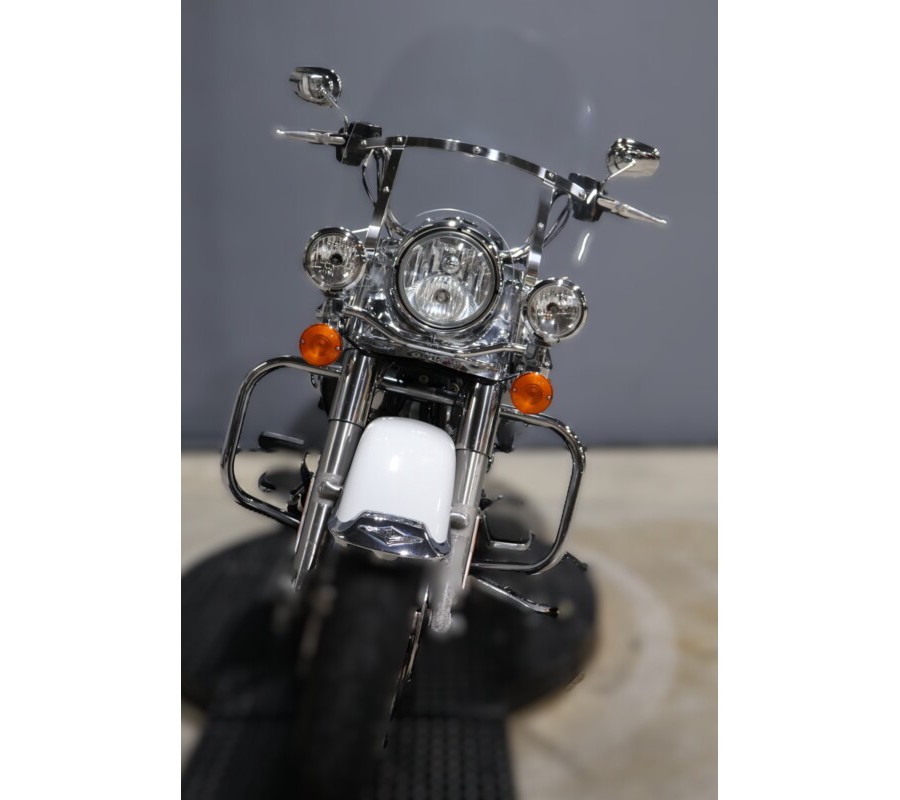 2020 Harley-Davidson Road King Stone Washed White Pearl