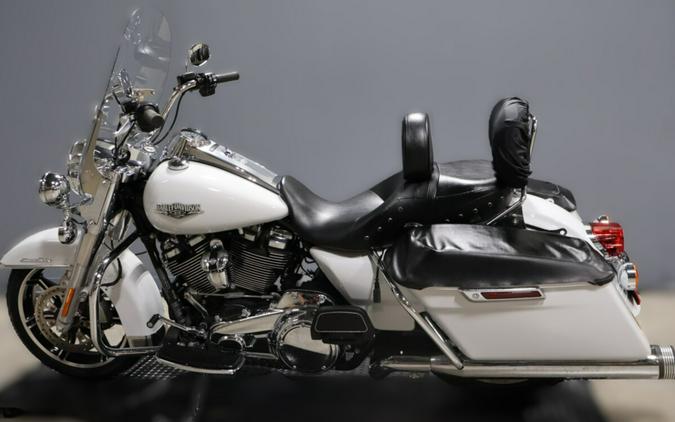 2020 Harley-Davidson Road King Stone Washed White Pearl