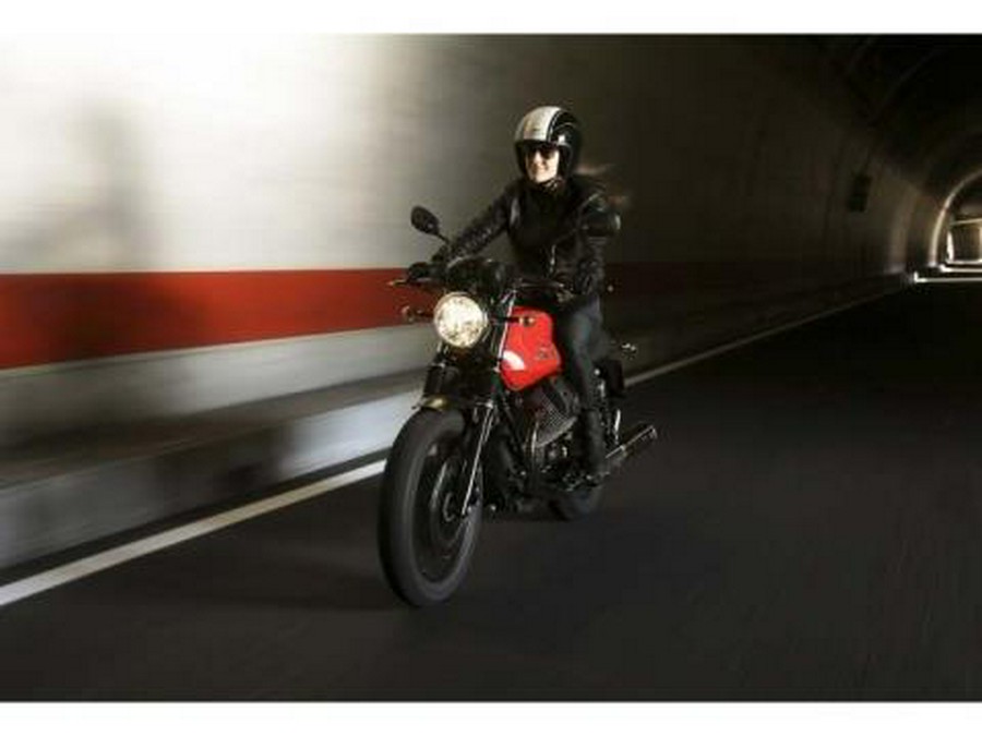 2015 Moto Guzzi V7 Stone