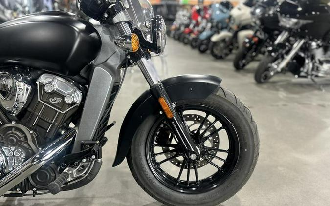2015 Indian Motorcycle® Scout™ Thunder Black Smoke