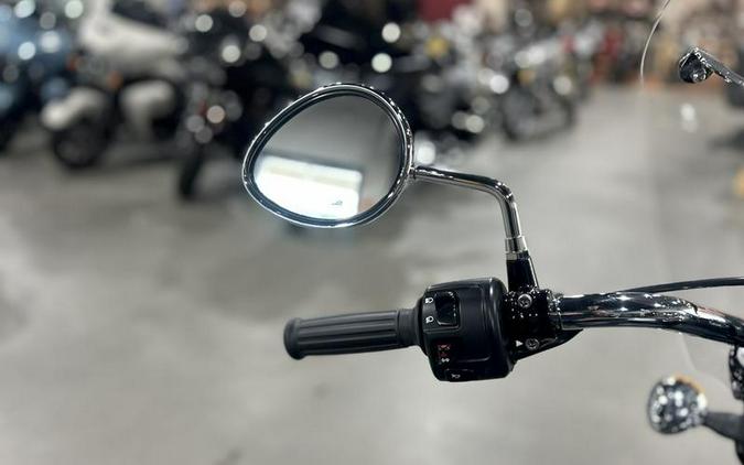 2015 Indian Motorcycle® Scout™ Thunder Black Smoke