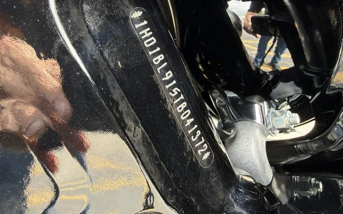 2026 Harley-Davidson® FLHD - Deadwood™