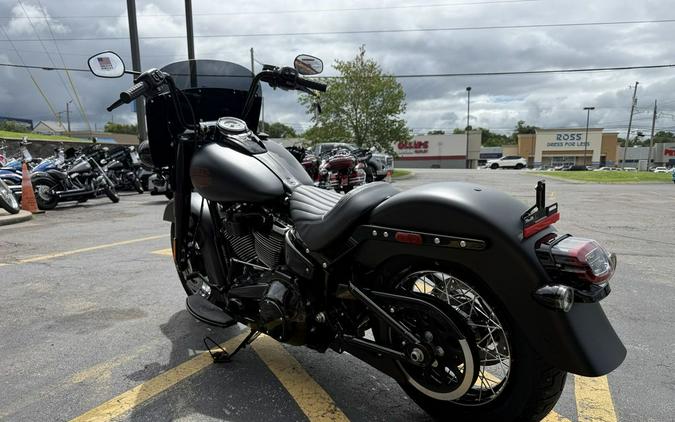 2026 Harley-Davidson® FLHD - Deadwood™