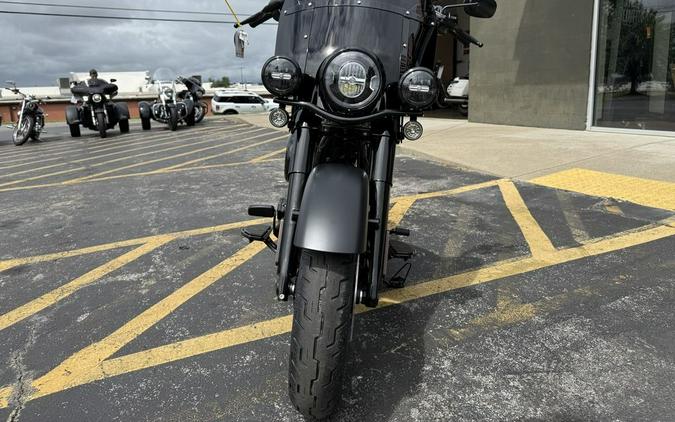 2026 Harley-Davidson® FLHD - Deadwood™