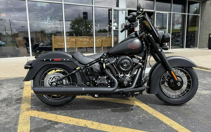 2026 Harley-Davidson® FLHD - Deadwood™