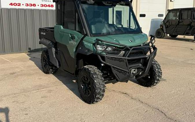 2025 Can-Am Defender DPS CAB