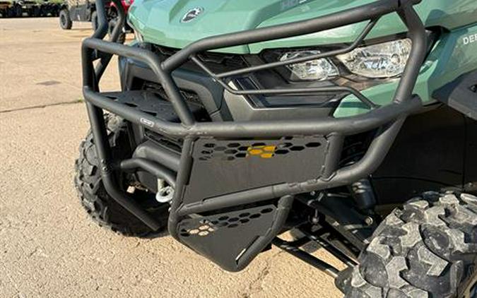 2025 Can-Am Defender DPS CAB