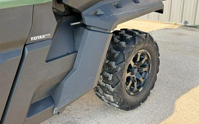 2025 Can-Am Defender DPS CAB