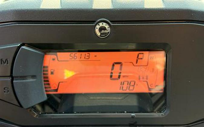 2025 Can-Am Defender DPS CAB