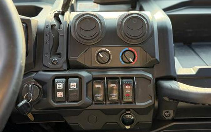 2025 Can-Am Defender DPS CAB