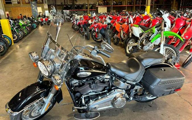 2023 Harley-Davidson Softail FLHCS - Heritage Classic