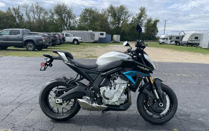 2026 CFMOTO NK 675 - GLACIER WHITE