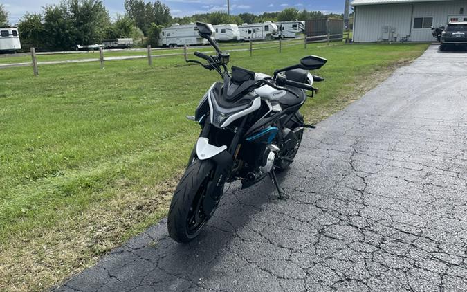 2026 CFMOTO NK 675 - GLACIER WHITE
