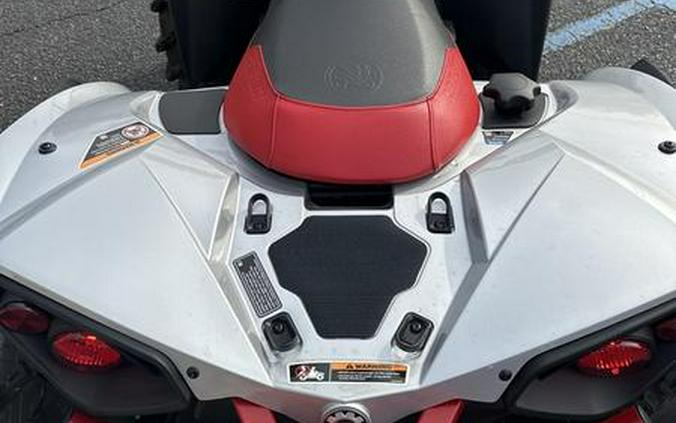 2026 Can-Am® Renegade X mr 1000 R Hyper Silver & Legion Red