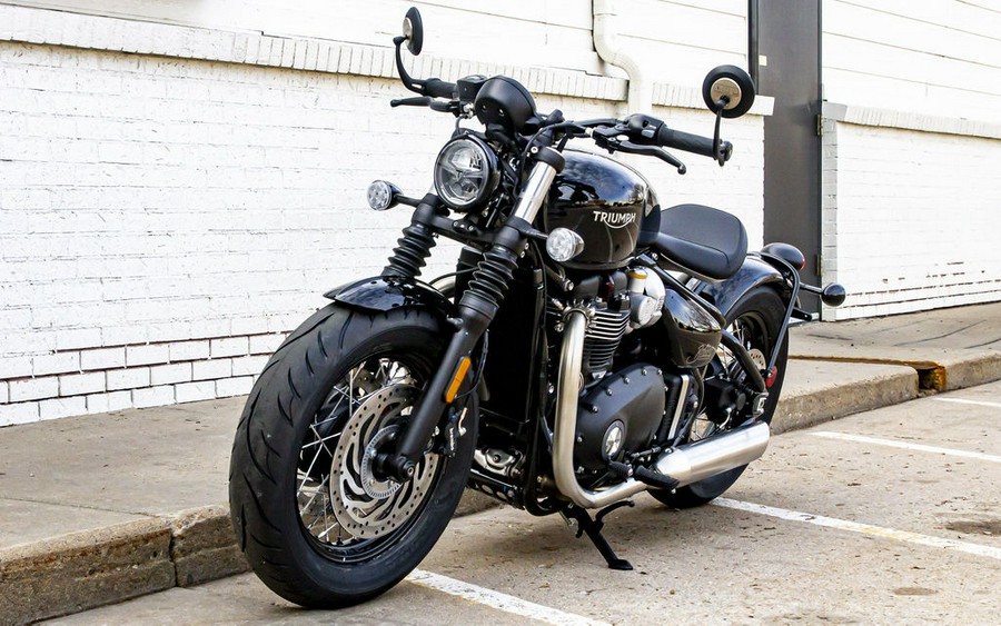 2024 Triumph Bonneville Bobber Jet Black