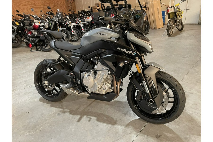 2026 CFMOTO 675NK - TUNDRA GRAY