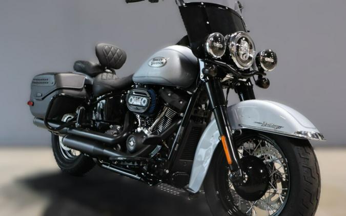 2024 Harley-Davidson Heritage Classic Atlas Silver Metallic - Black Finish