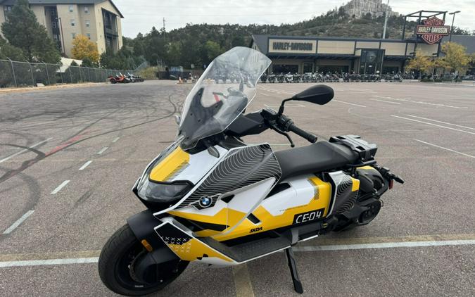2023 BMW Motorrad CE 04