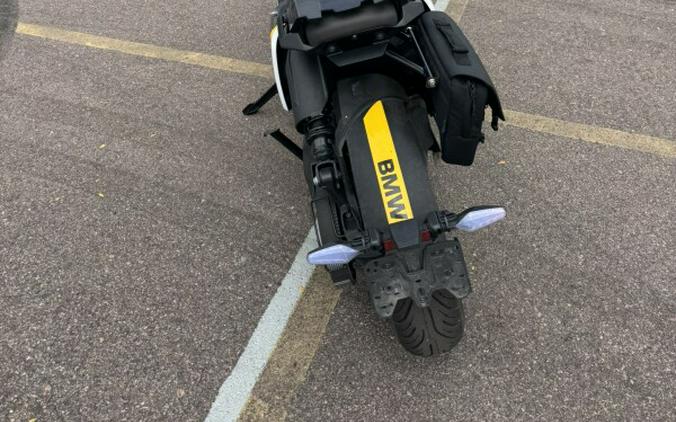 2023 BMW Motorrad CE 04