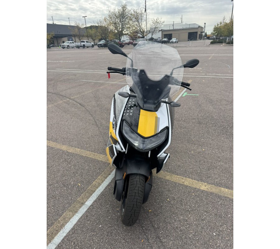 2023 BMW Motorrad CE 04