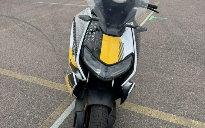2023 BMW Motorrad CE 04