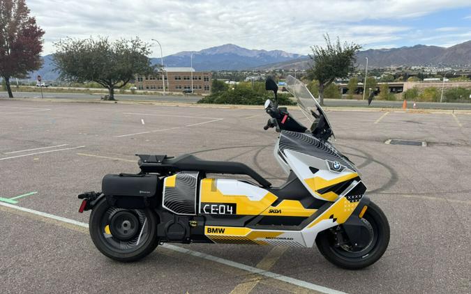 2023 BMW Motorrad CE 04