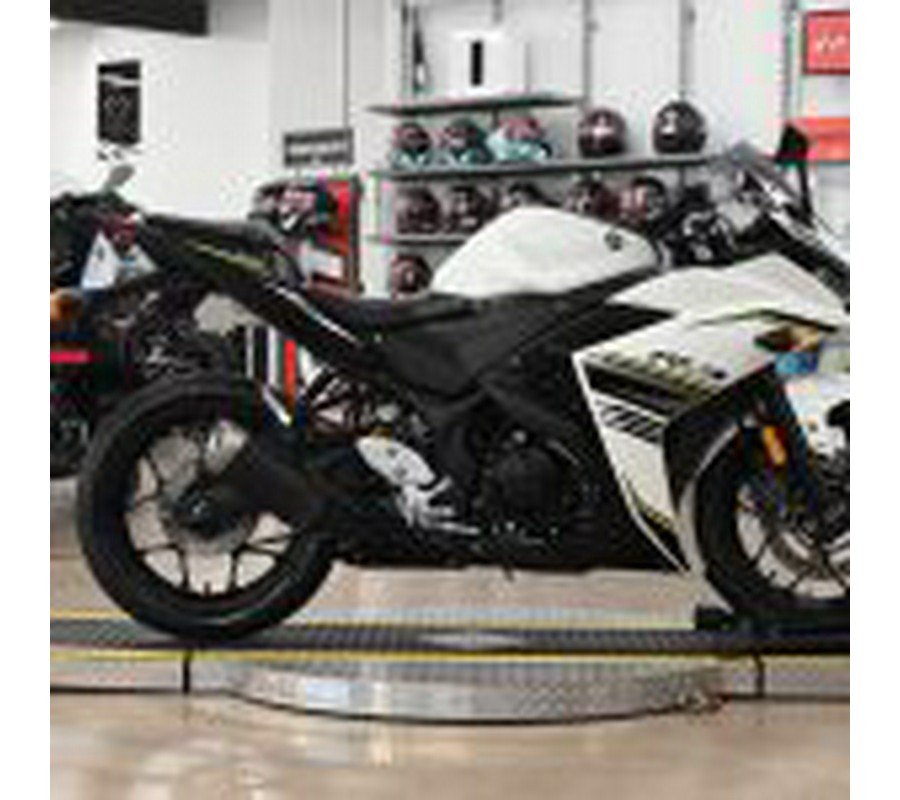 2017 Yamaha R3