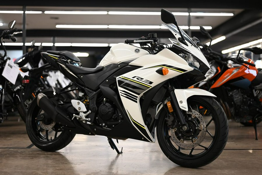 2017 Yamaha R3