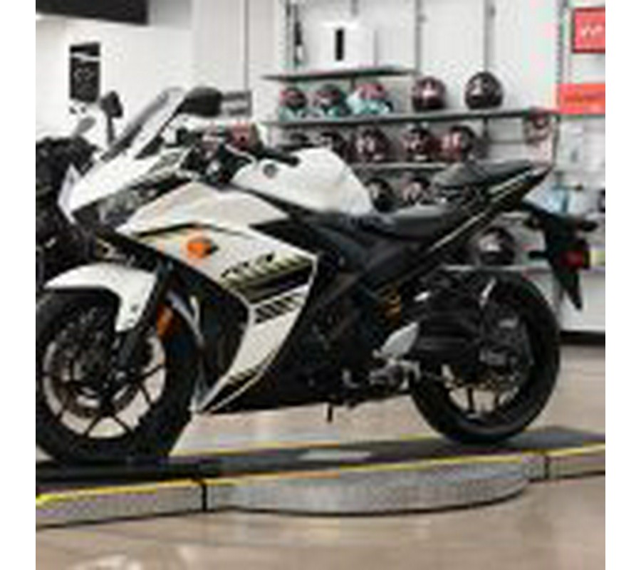 2017 Yamaha R3