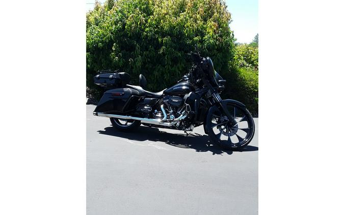 2015 Harley-Davidson® FLHXSE CVO™ Street Glide®