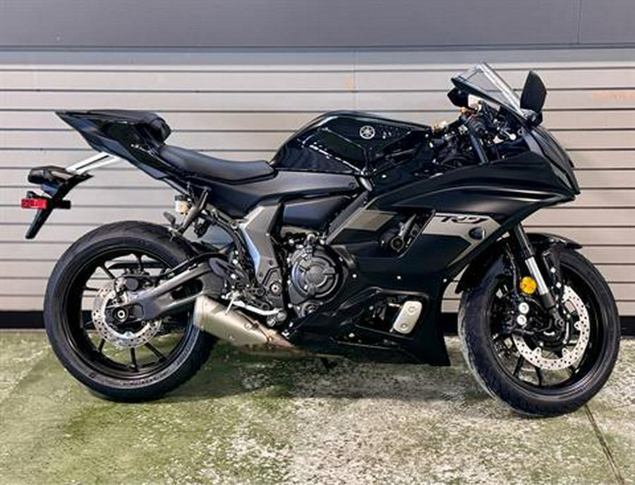 2025 Yamaha YZF-R7