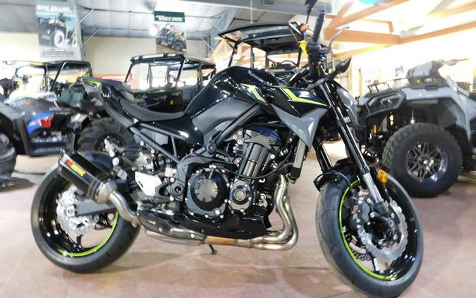 2024 Kawasaki Z900 ABS Metallic Spark Black/Metallic Matte Dark