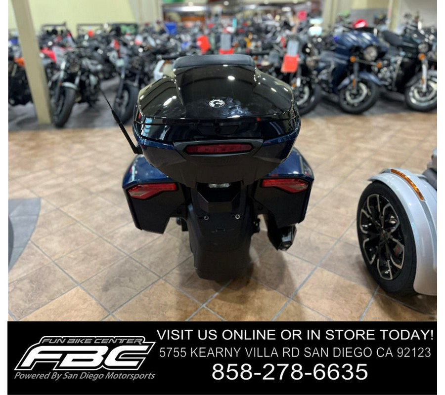 2023 Can-Am® Spyder F3 Limited Dark Wheels